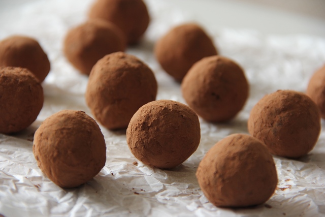 Peppermint Cocoa Truffles